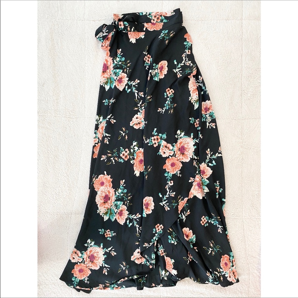 Floral wrap skirt 💐✨